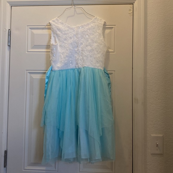 Girls dress - Picture 2 of 2
